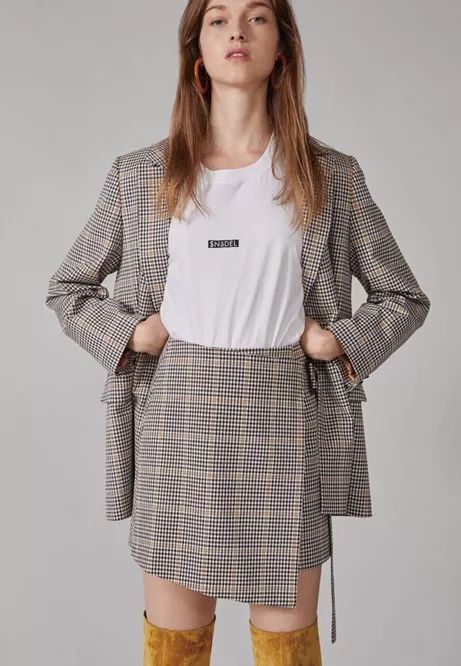 日系3大服裝品牌秋冬新品來襲，搭配精致妝容，時尚與美妝的完美碰撞