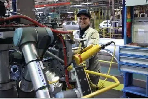 工業(yè)5.0開(kāi)啟工業(yè)旅游無(wú)限可能——電子產(chǎn)品的智能體驗(yàn)新紀(jì)元