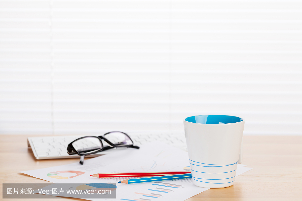 辦公室辦公用品和報告